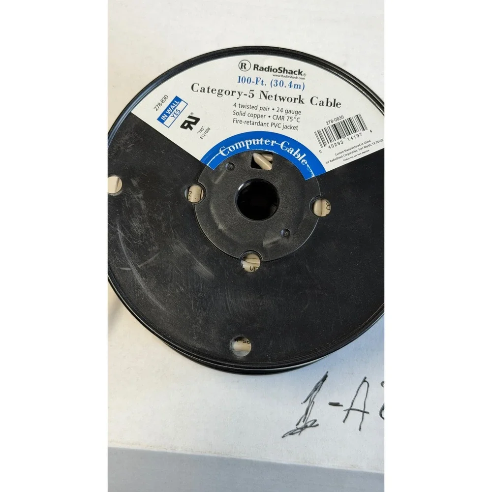 RadioShack 100ft Cat5 Network Cable 24AWG Solid Copper‎ CMR In-Wall 278-0830